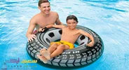 تیوپ بادی شنا در استخر: تفریحی مناسب و ابزار آموزشی برای شناگران