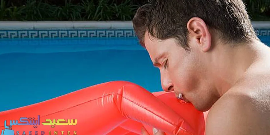 طریقه باد کردن تشک بادی روی آب