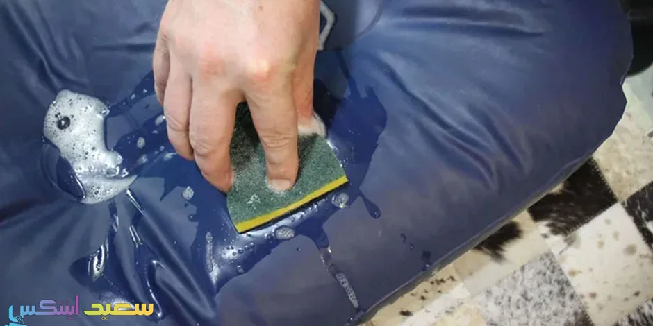 چگونه تشک بادی روی آب خود را تعمیر کنیم؟